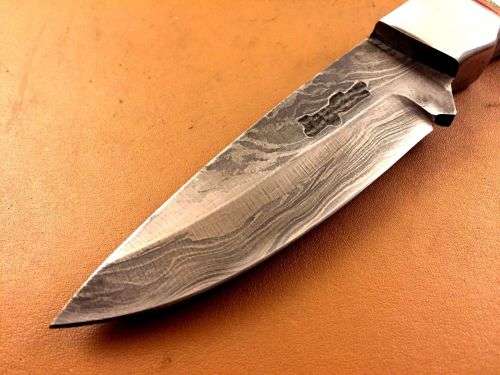 Hand Made Damascus Steel Hunting Knife-NO RESERVE AUCTION !!!