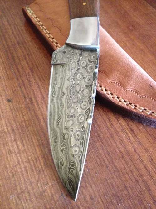 Hand Made Damascus Steel Hunting Knife-NO RESERVE AUCTION