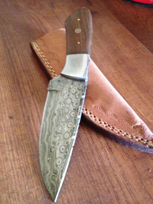 Hand Made Damascus Steel Hunting Knife-NO RESERVE AUCTION