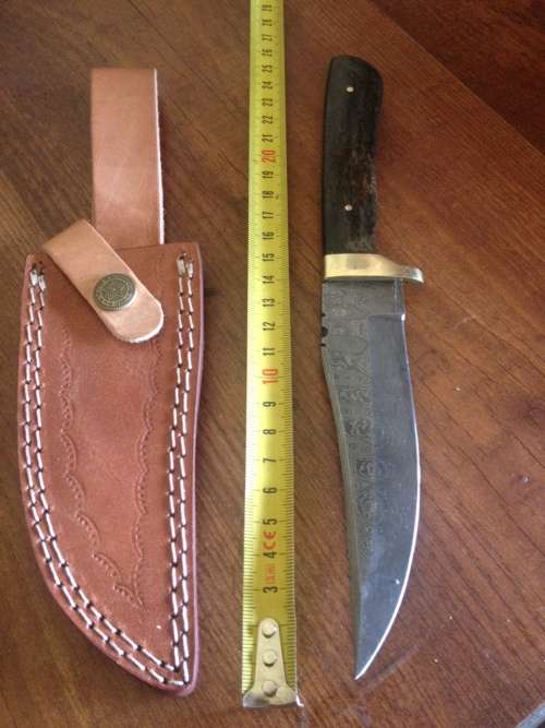 Handmade Damascus Steel Hunting Knife