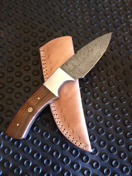 Handmade Damascus Steel Hunting Knife
