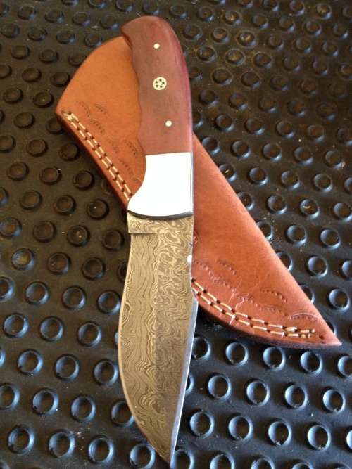 HANDMADE DAMASCUS STEEL HUNTING KNIFE !!!