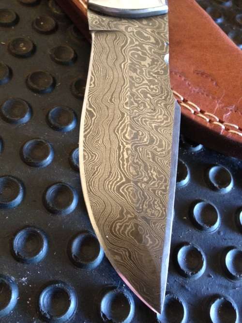 HANDMADE DAMASCUS STEEL HUNTING KNIFE !!!