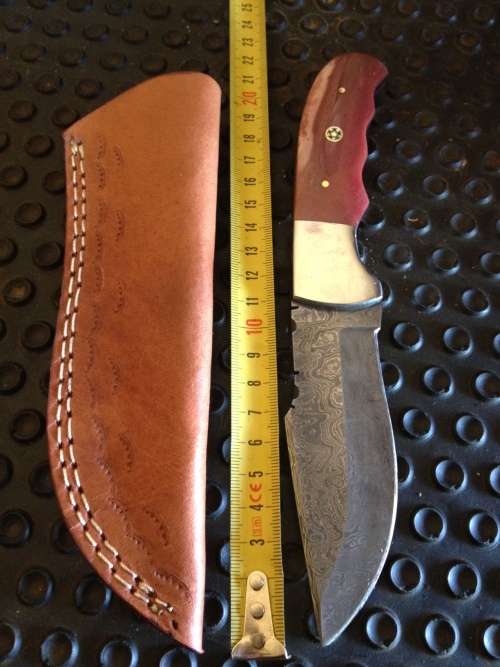 HANDMADE DAMASCUS STEEL HUNTING KNIFE !!!