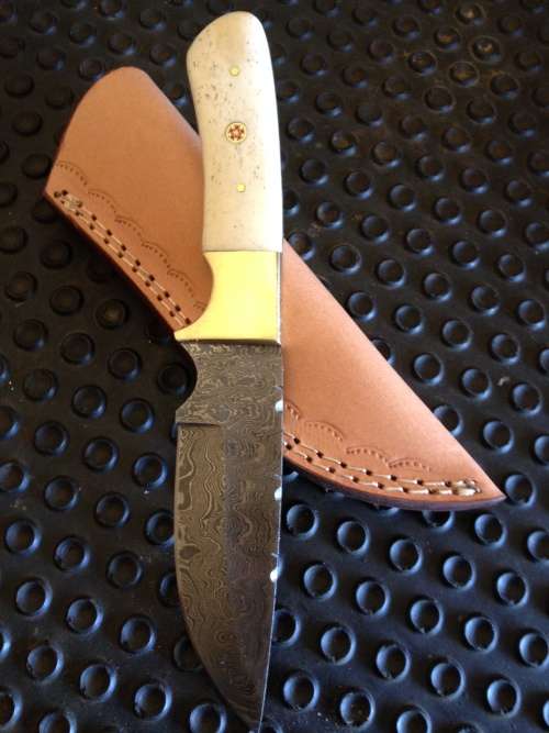 HANDMADE DAMASCUS STEEL HUNTING KNIFE !!!