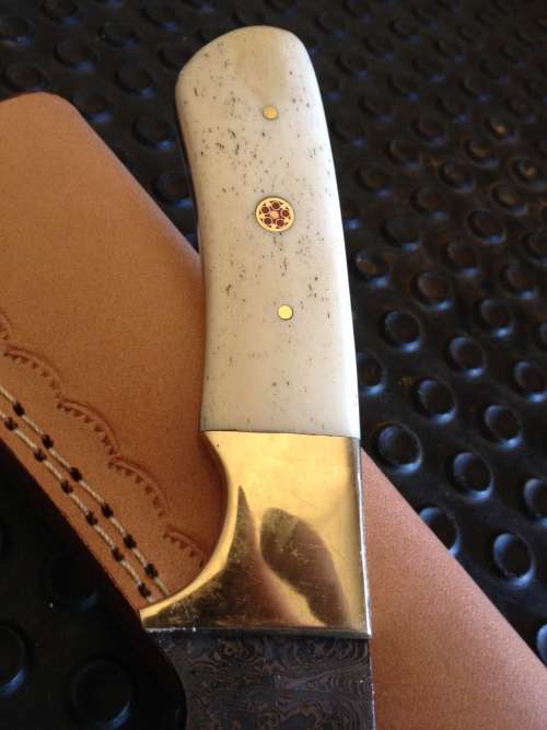 HANDMADE DAMASCUS STEEL HUNTING KNIFE !!!