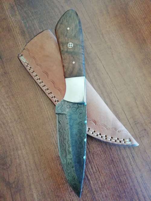 HANDMADE DAMASCUS STEEL HUNTING KNIFE !!!