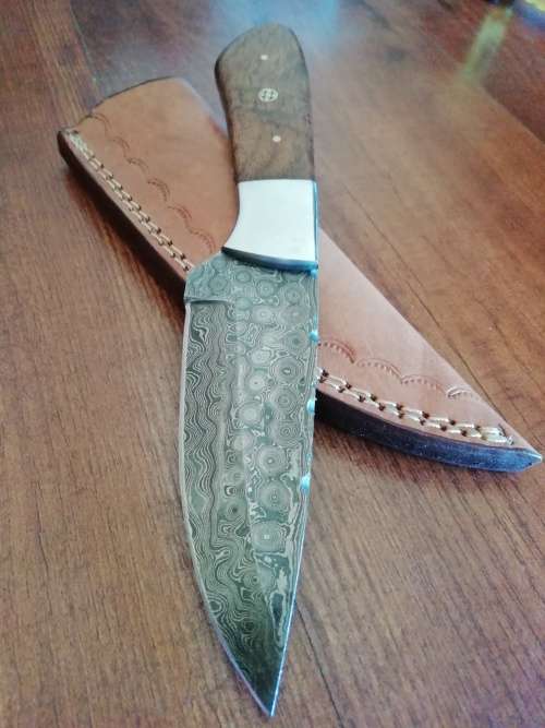 HANDMADE DAMASCUS STEEL HUNTING KNIFE !!!