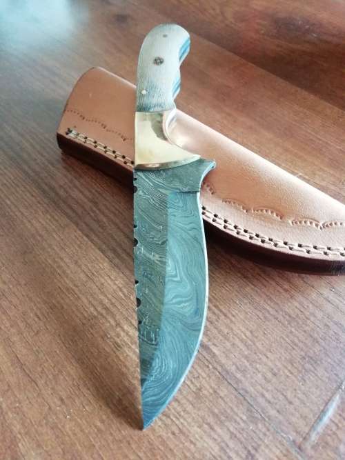 HANDMADE DAMASCUS STEEL HUNTING KNIFE