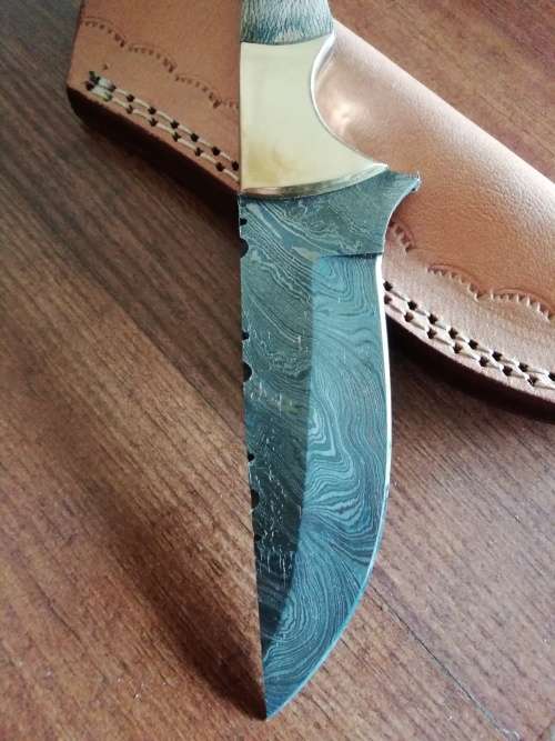 HANDMADE DAMASCUS STEEL HUNTING KNIFE