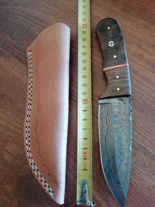 HANDMADE DAMASCUS STEEL HUNTING KNIFE !!!