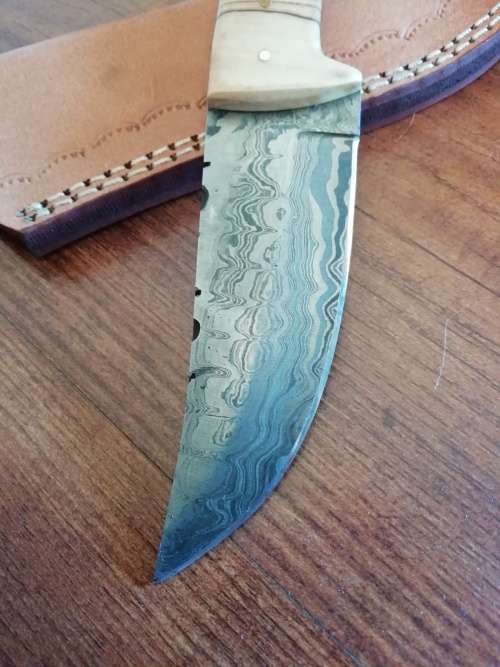 HANDMADE DAMASCUS STEEL HUNTING KNIFE !!!