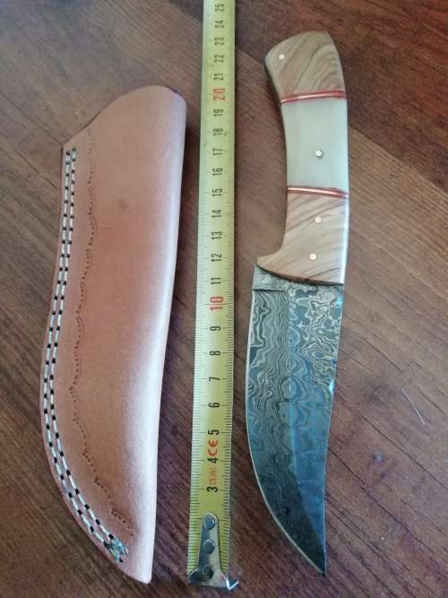 HANDMADE DAMASCUS STEEL HUNTING KNIFE !!!