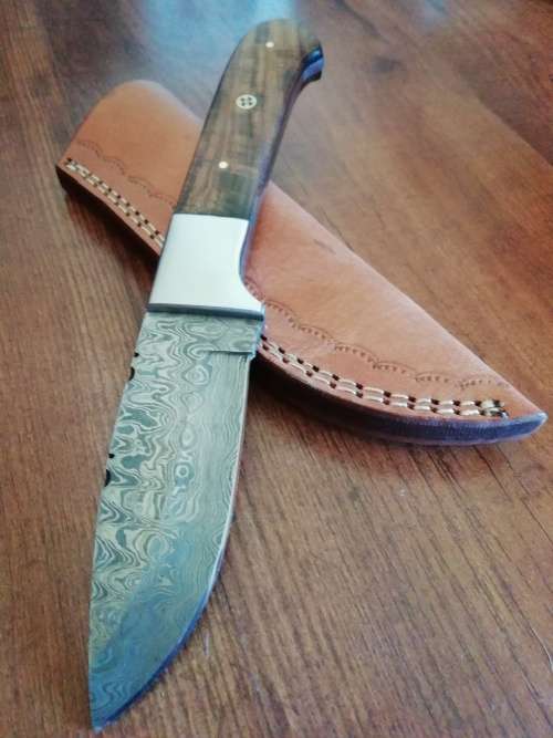HANDMADE DAMASCUS STEEL HUNTING KNIFE !!!