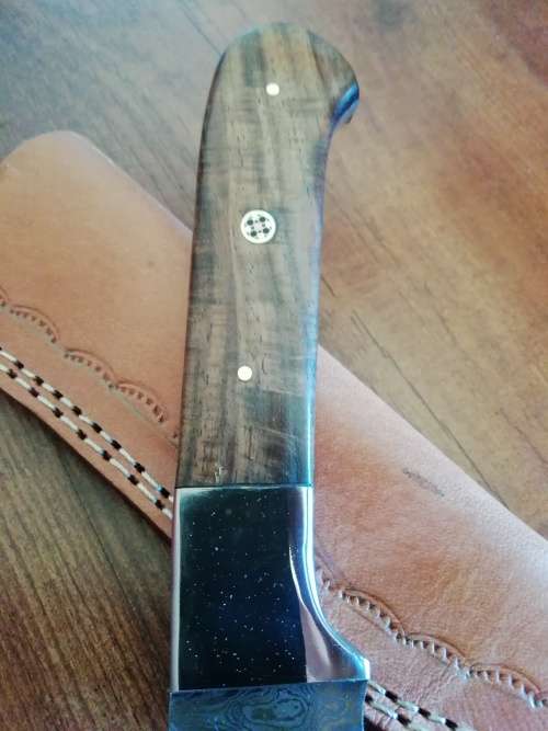 HANDMADE DAMASCUS STEEL HUNTING KNIFE !!!