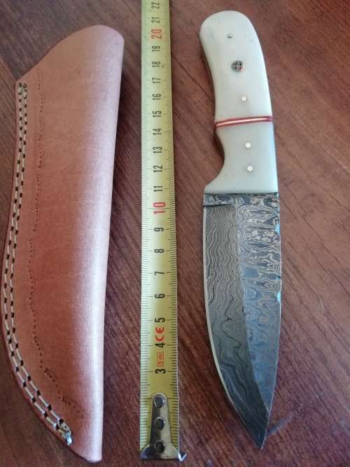 HANDMADE DAMASCUS STEEL HUNTING KNIFE !!!