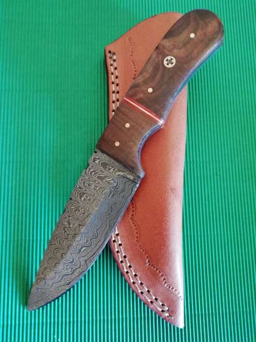 HANDMADE DAMASCUS STEEL HUNTING KNIFE !!!
