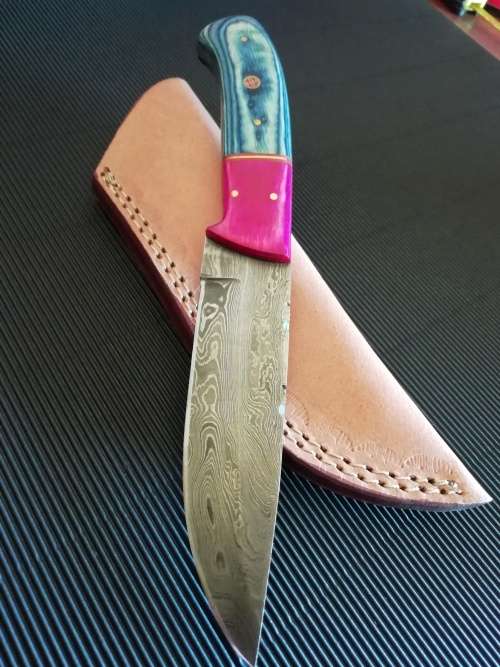 HANDMADE DAMASCUS STEEL HUNTING KNIFE !!!