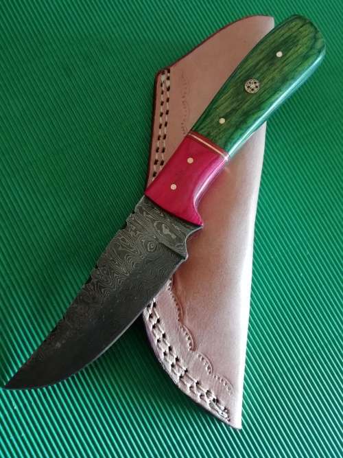 HANDMADE DAMASCUS STEEL HUNTING KNIFE !!!