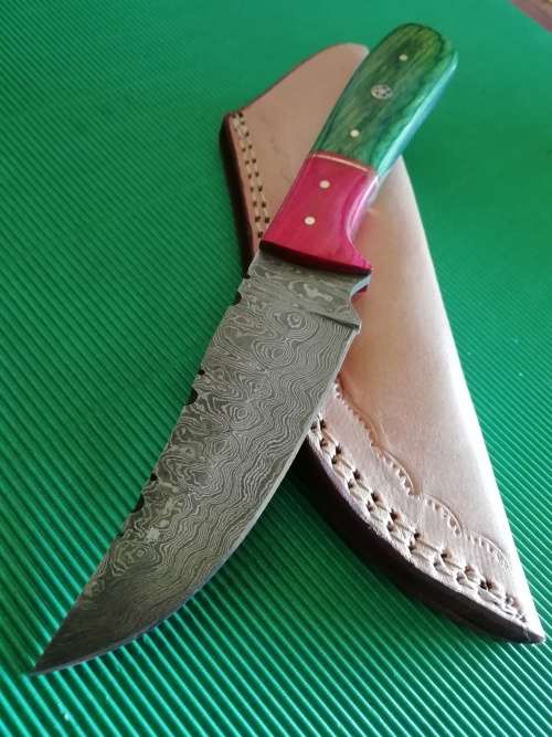 HANDMADE DAMASCUS STEEL HUNTING KNIFE !!!
