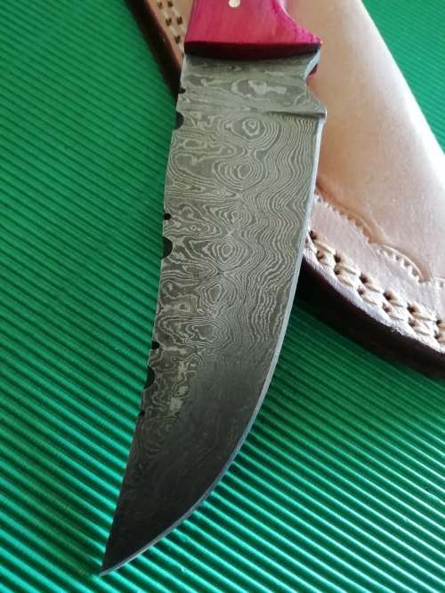 HANDMADE DAMASCUS STEEL HUNTING KNIFE !!!