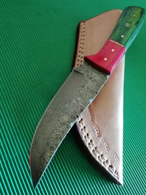 HANDMADE DAMASCUS STEEL HUNTING KNIFE !!!
