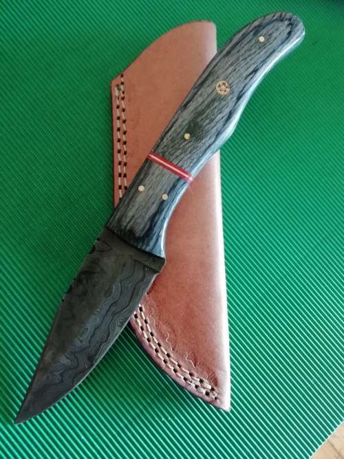 HANDMADE DAMASCUS STEEL HUNTING KNIFE !!!