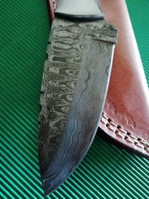 HANDMADE DAMASCUS STEEL HUNTING KNIFE !!!