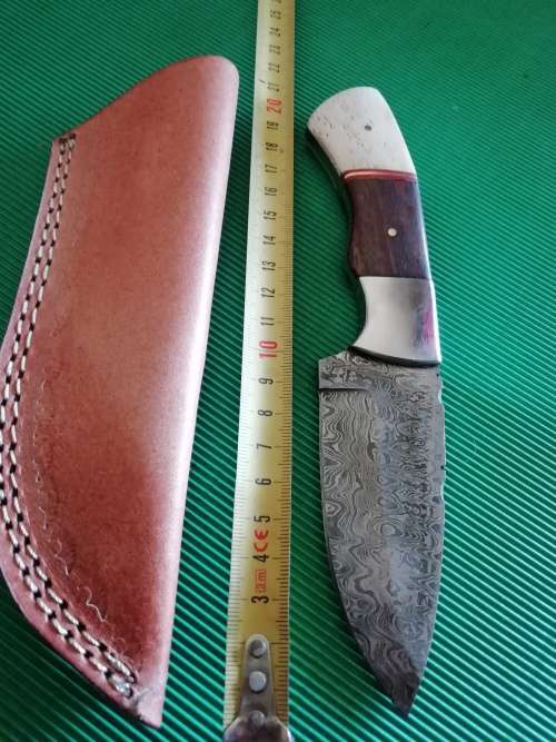 HANDMADE DAMASCUS STEEL HUNTING KNIFE !!!