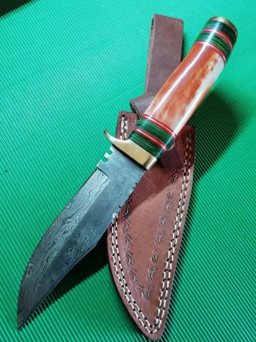 HANDMADE DAMASCUS STEEL HUNTING KNIFE !!!