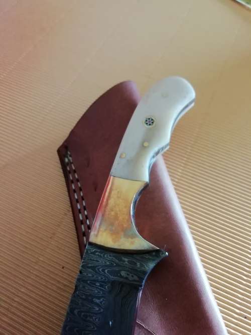 HANDMADE DAMASCUS STEEL HUNTING KNIFE !!!