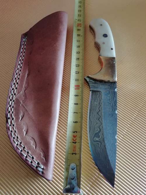 HANDMADE DAMASCUS STEEL HUNTING KNIFE !!!