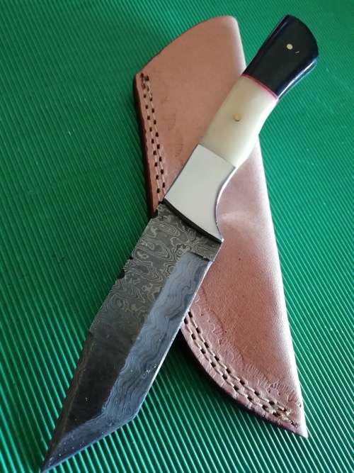 Handmade DAMASCUS STEEL HUNTING KNIFE !!!
