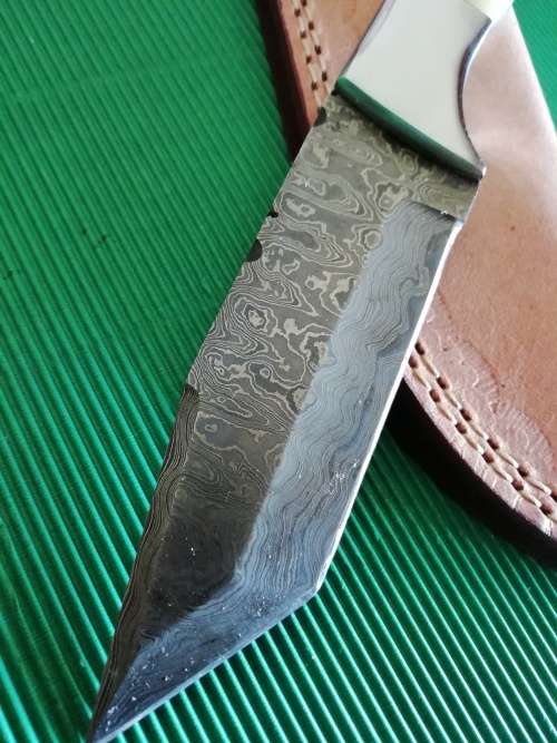 Handmade DAMASCUS STEEL HUNTING KNIFE !!!