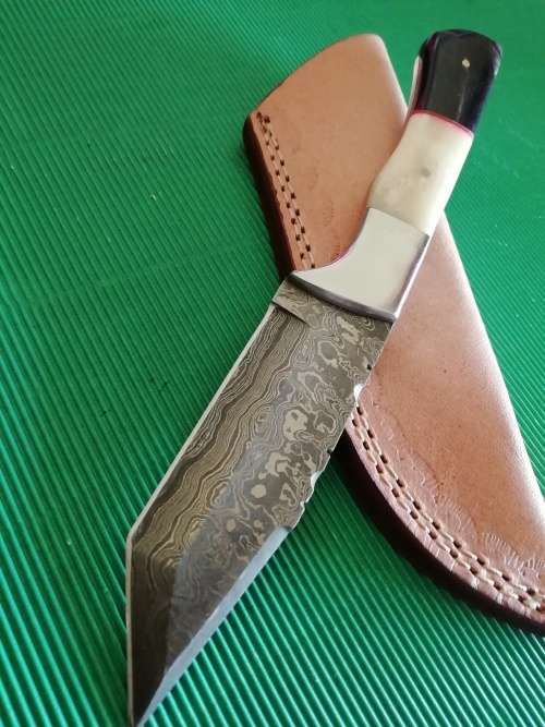 Handmade DAMASCUS STEEL HUNTING KNIFE !!!