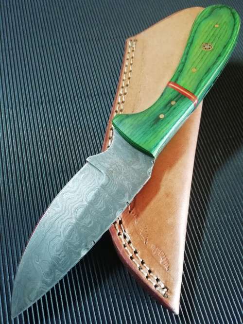 HANDMADE DAMASCUS STEEL HUNTING KNIFE !!!