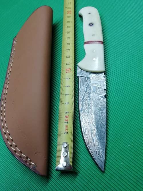 HANDMADE DAMASCUS STEEL HUNTING KNIFE !!!