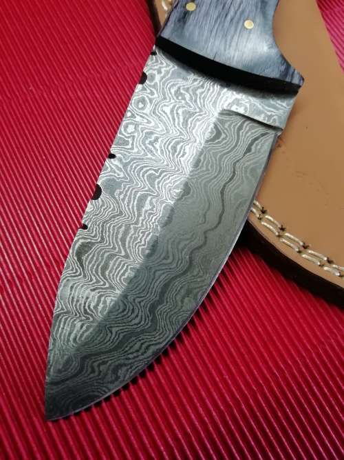 HANDMADE DAMASCUS STEEL HUNTING KNIFE !!!