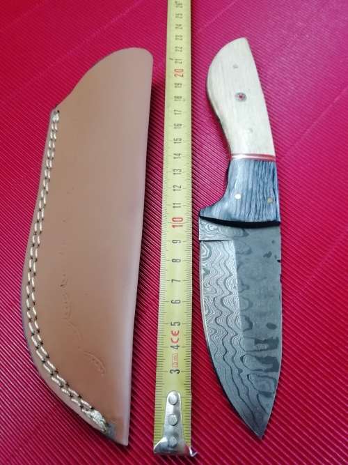 HANDMADE DAMASCUS STEEL HUNTING KNIFE !!!