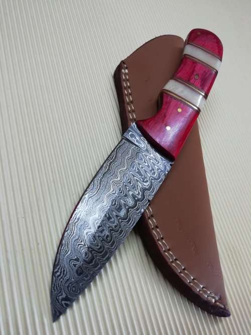 HANDMADE DAMASCUS STEEL HUNTING KNIFE !!!