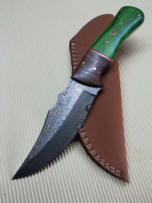 HANDMADE DAMASCUS STEEL HUNTING KNIFE !!!