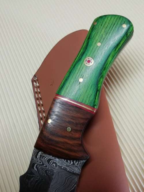 HANDMADE DAMASCUS STEEL HUNTING KNIFE !!!