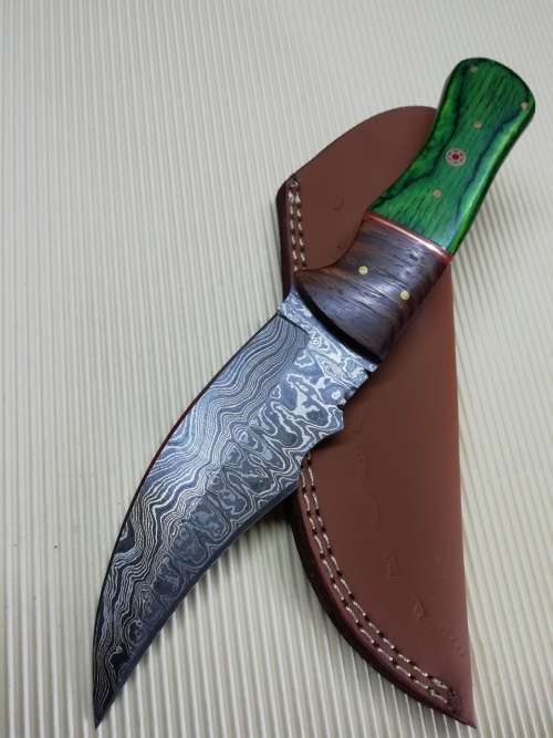 HANDMADE DAMASCUS STEEL HUNTING KNIFE !!!