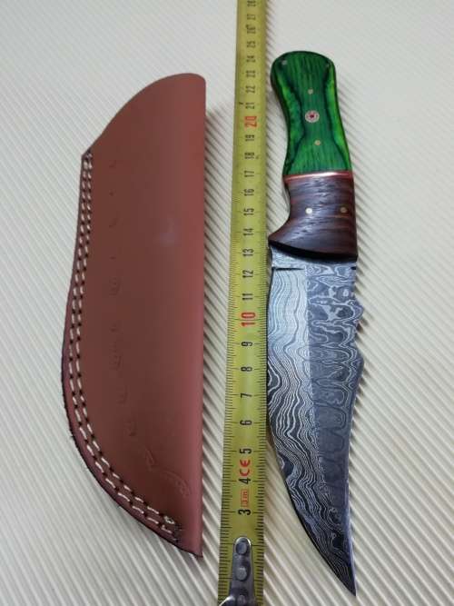 HANDMADE DAMASCUS STEEL HUNTING KNIFE !!!