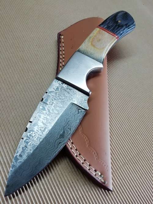 HANDMADE DAMASCUS STEEL HUNTING KNIFE !!!