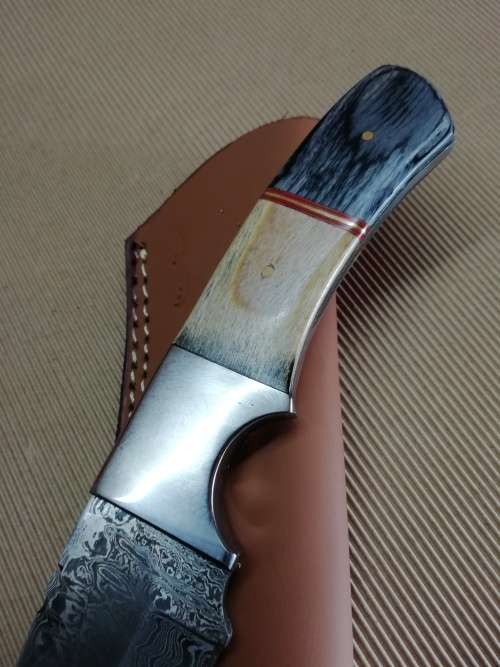 HANDMADE DAMASCUS STEEL HUNTING KNIFE !!!