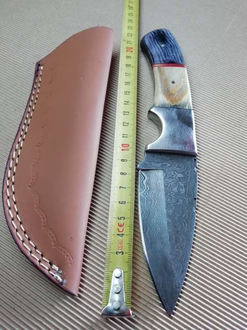 HANDMADE DAMASCUS STEEL HUNTING KNIFE !!!