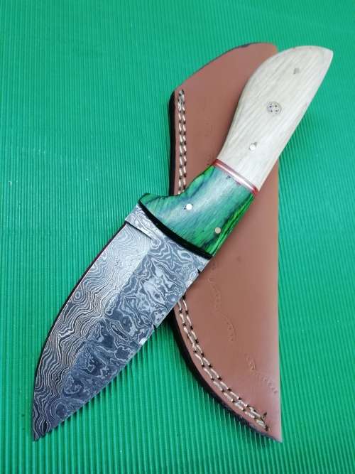 HANDMADE DAMASCUS STEEL HUNTING KNIFE !!!