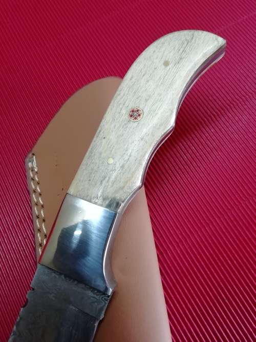 HANDMADE DAMASCUS STEEL HUNTING KNIFE !!!