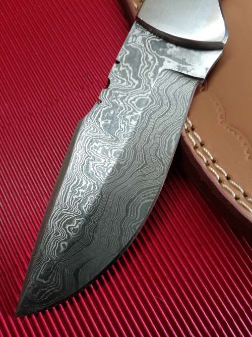 HANDMADE DAMASCUS STEEL HUNTING KNIFE !!!